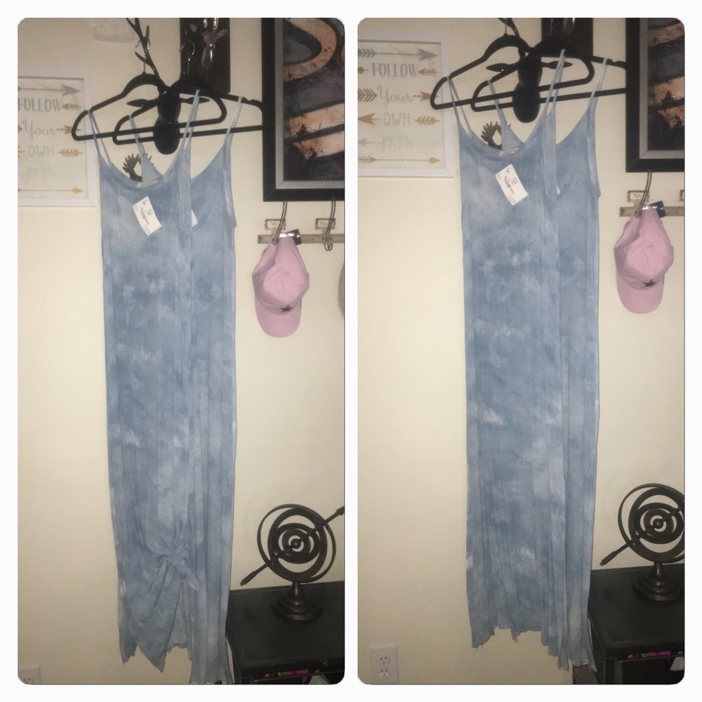 NWT Pretty Blue Maxi - Picture 8 of 8